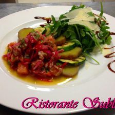 Ceviche de Atum e Salmão acompanhado com Batata Doce e Courgettes