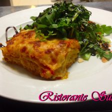 Lasanha de Bacalhau acompanhada com Salada